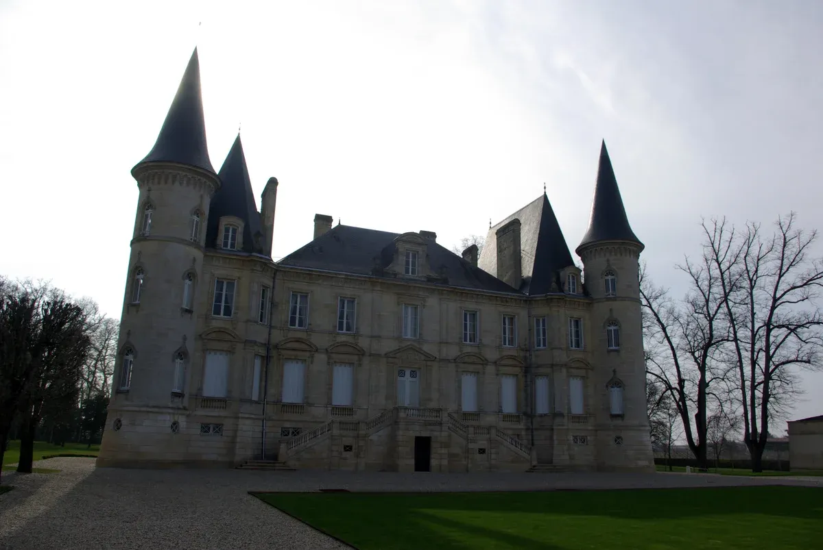 Château Pichon Longueville in Pauillac, seen on a Bordeaux wine day tour